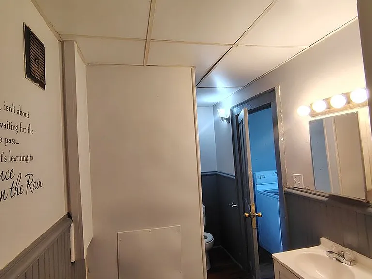 801 Warren St — Photo 11
