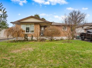 56 Royal Oak Dr, Welland, ON