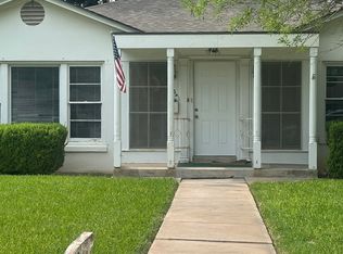 844 Laurel St, Uvalde, TX 78801