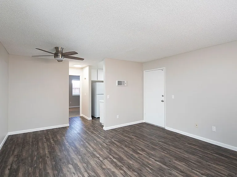 Madison Court Apartments — Photo 24