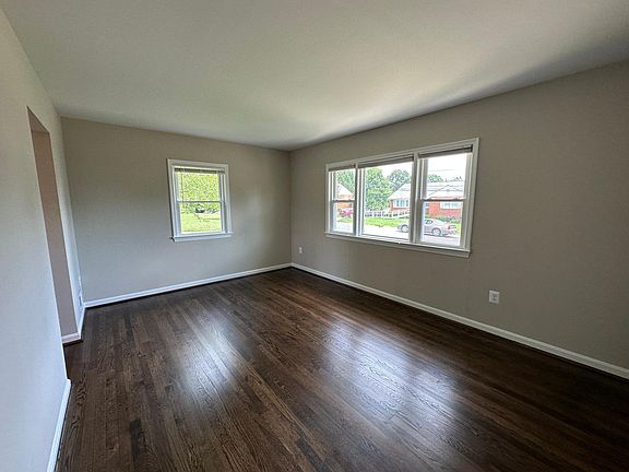 3rd image of 4709 Cardinal Ave