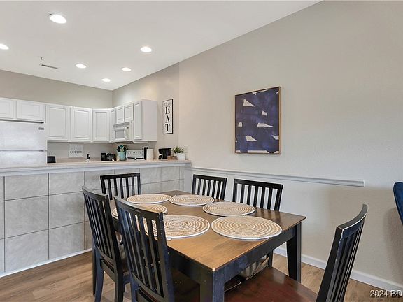 5th image of 4935 Robins Cir #111