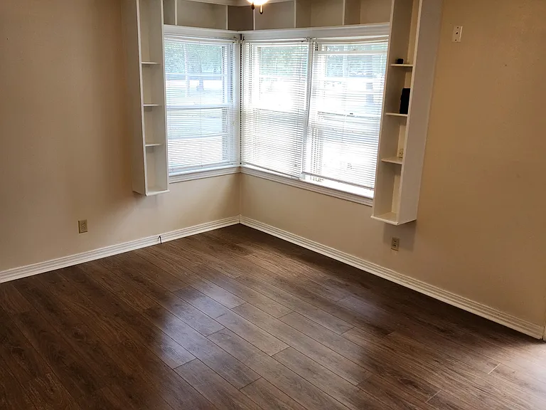 5208 W 24th St — Photo 3