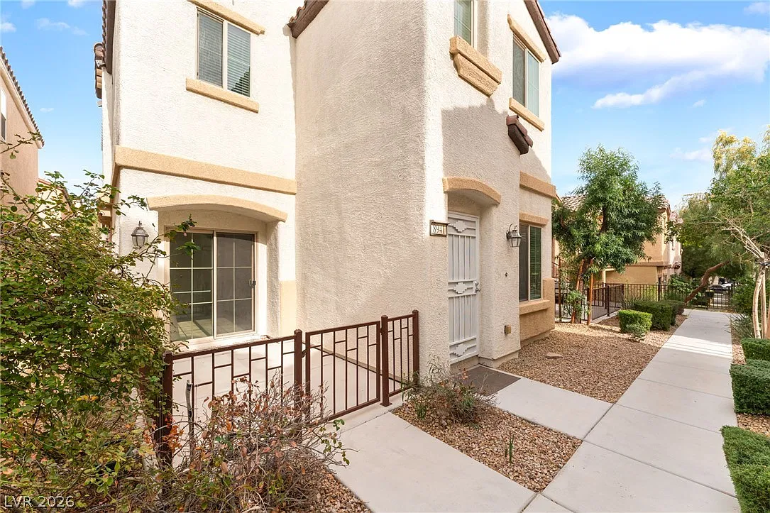 3 bed, 2.5 bath, 1503 sqft, $1,900 — Photo 1