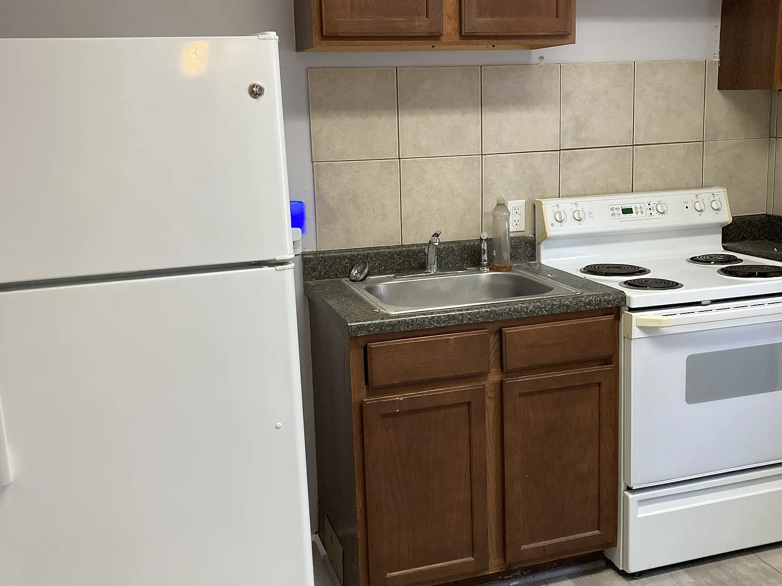 1 bed, 350 sqft, $700 — Photo 2