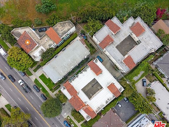 3rd image of 2627 S Sepulveda Blvd