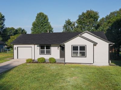 1182 Greenwood Park, Tonganoxie, KS, 66086