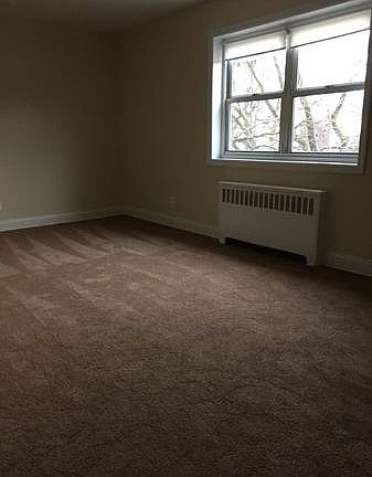 4th image of 536 Howard Ave APT 1B