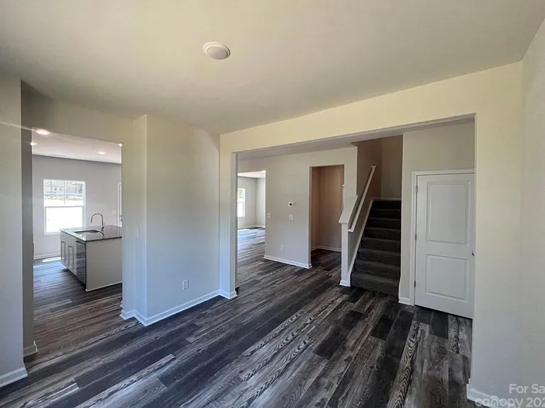 1243 Stonewyck Dr — Photo 9