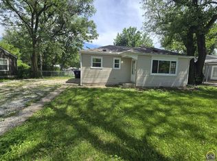 2308 SW Seabrook Ave, Topeka, KS 66614