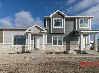 573 Spring Crest Ln, Waukee, IA 50263