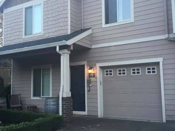 1757 Dollar St, West Linn, OR 97068