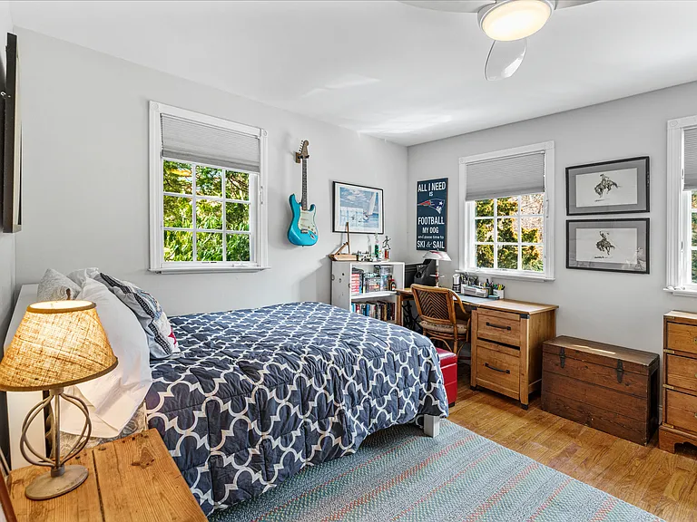 379 Ferry Rd — Photo 14