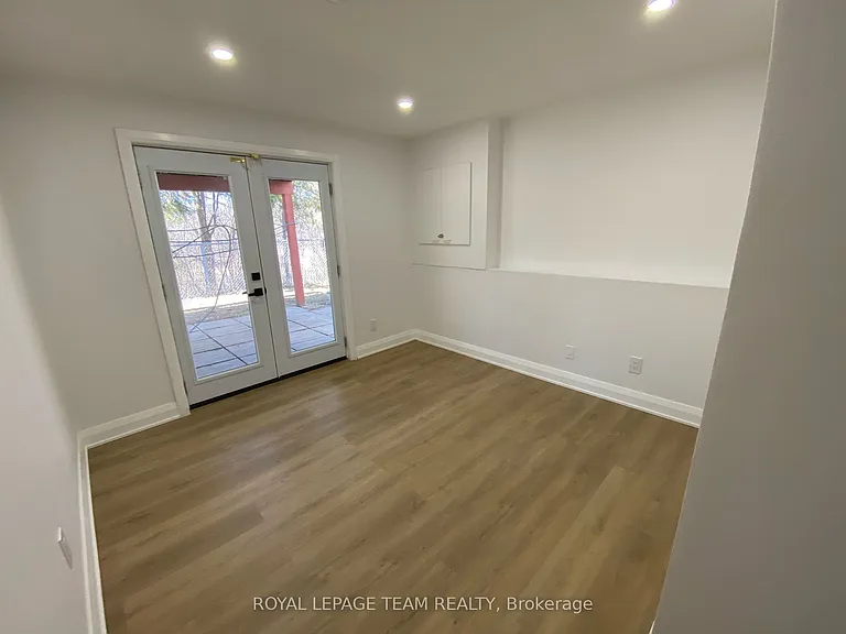32 Hackett St #B — Photo 15