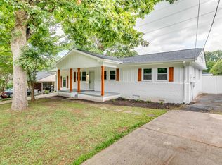 6 Flower Dr, Greenville, SC 29605