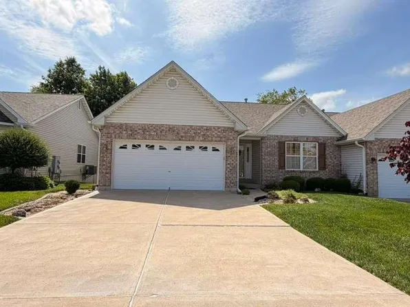 1129 Piepers Glen Ln #8A, Ofallon, MO 63366
