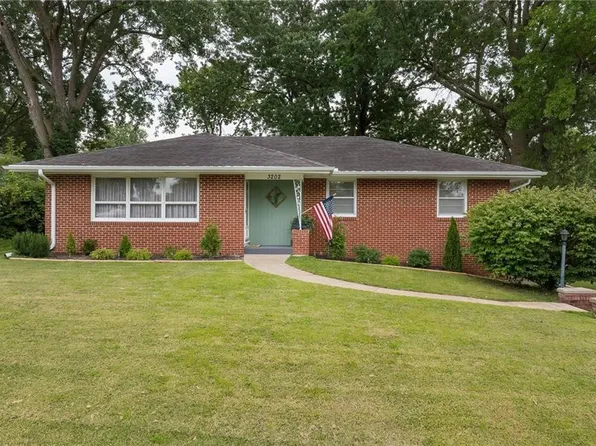 3202 Floral Ave, Saint Joseph, MO 64506