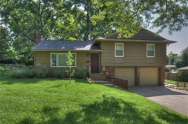 1st image of 3711 S Canterbury Pl