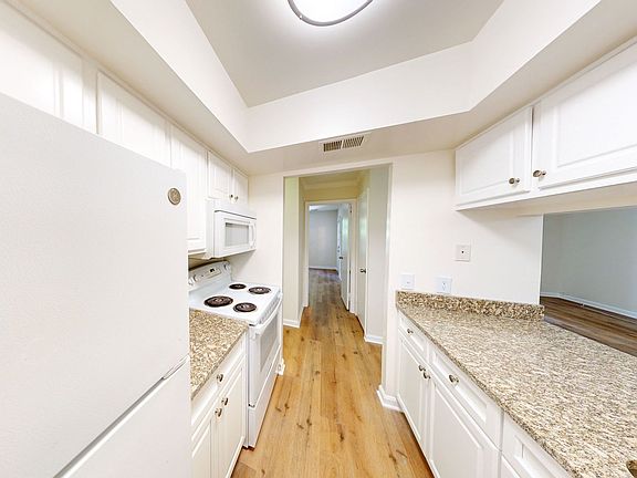 5th image of 18318 Streamside Dr APT 202