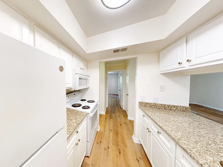 18318 Streamside Dr #202 — Photo 5