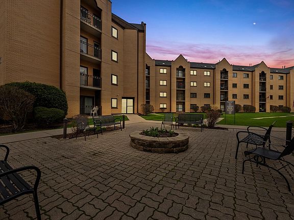 2nd image of 7420 W Lawrence Ave Unit 410