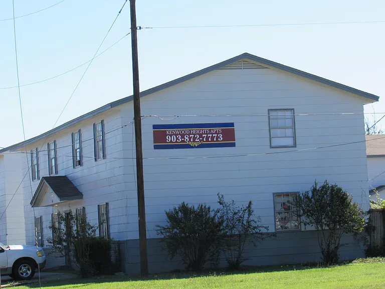 Kenwood Heights Apartments — Photo 19