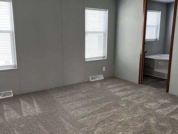 4th image of 1507 Rushmore Blvd E