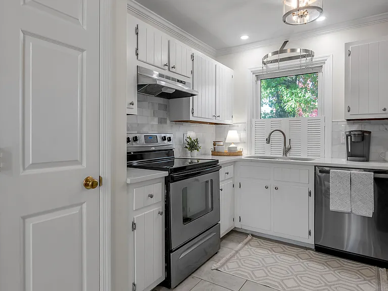 1132 Dunbarton Ln — Photo 21