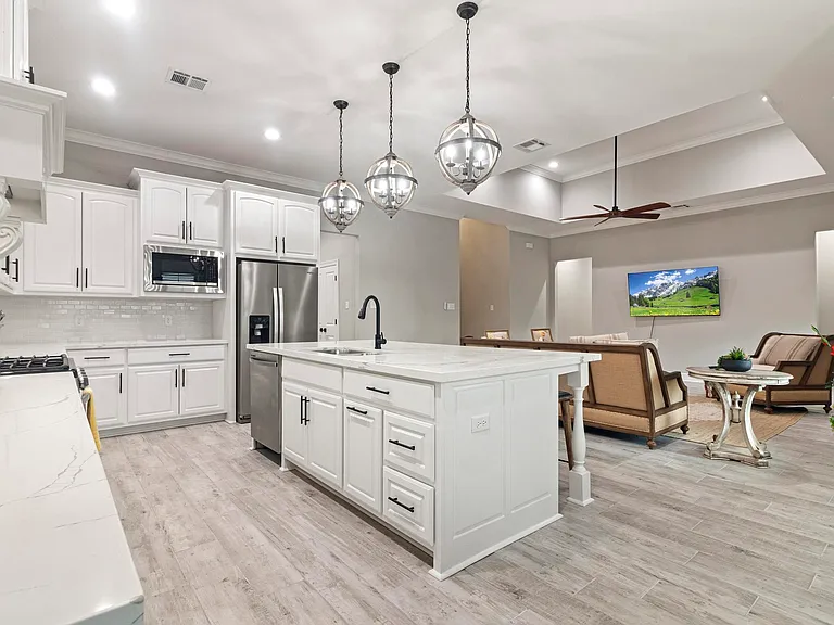 716 Dianne Ln — Photo 4