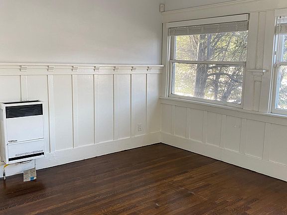 Bedroom, different angle
