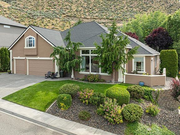 2nd image of 2349 Morency Dr