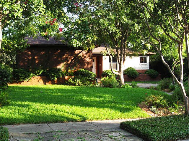 1st image of 6647 Aintree Cir