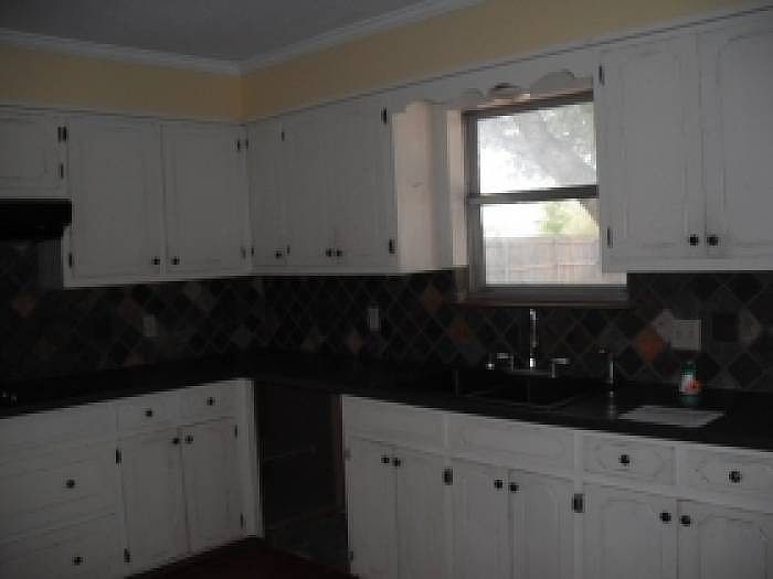 2nd image of 411 Rosenthal Rd
