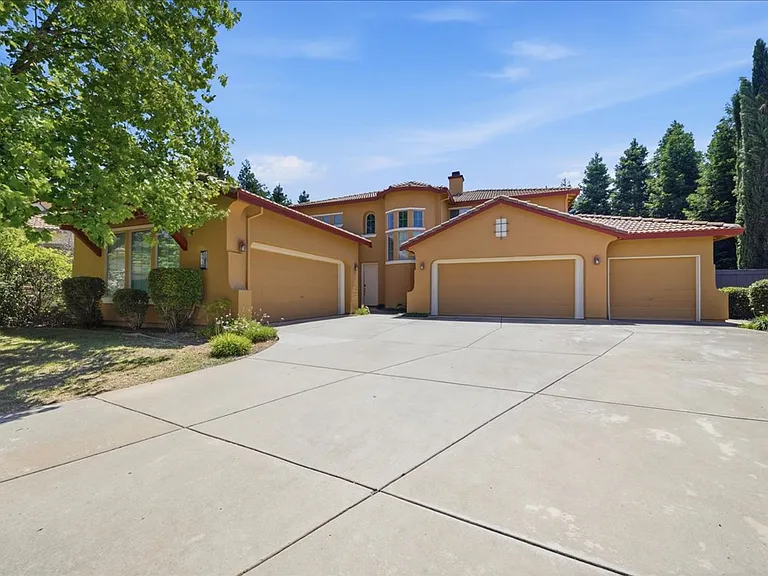 4319 Cadee Ct — Photo 2