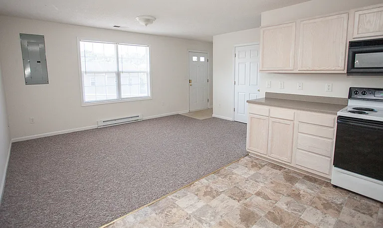 1334 Devon Ln — Photo 3