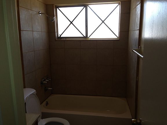 3rd image of 3325 N Erwin Ave