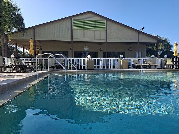 3rd image of 1542 Sea Gull Dr #119