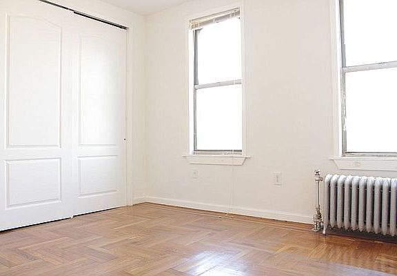 3rd image of 2100 Beekman Pl #4R