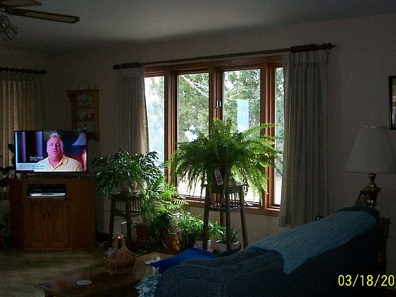 5th image of 411 Hobson St