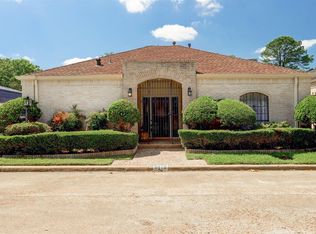 9610 Longmont Dr, Houston, TX 77063