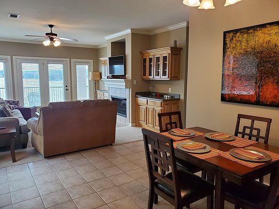 5th image of 134 Catalina Cir