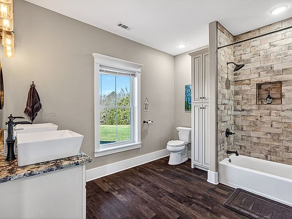 41st image of 3001 Tulip Ln