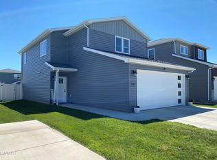 3515 Amity Cir SE, Mandan, ND 58554