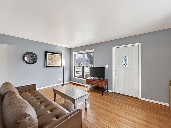 4th image of 3316 Texas Ave S