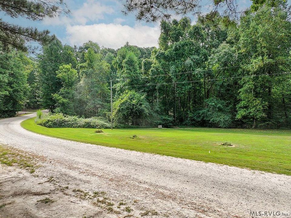 1st image of Acorn Dr