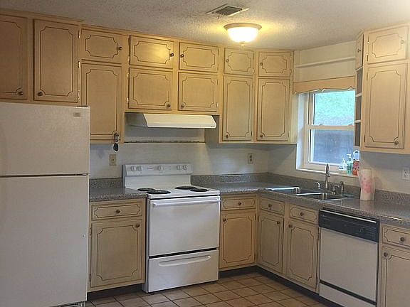 5th image of 625 Ferretti Ave