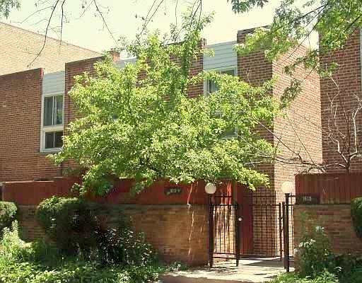 1st image of 1615 W Greenleaf Ave Unit C