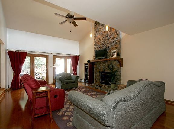 3rd image of 2120 Torrey Pine Dr