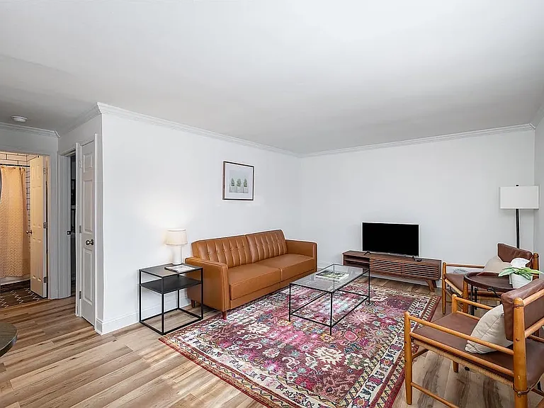 705 Daniels St #D — Photo 3