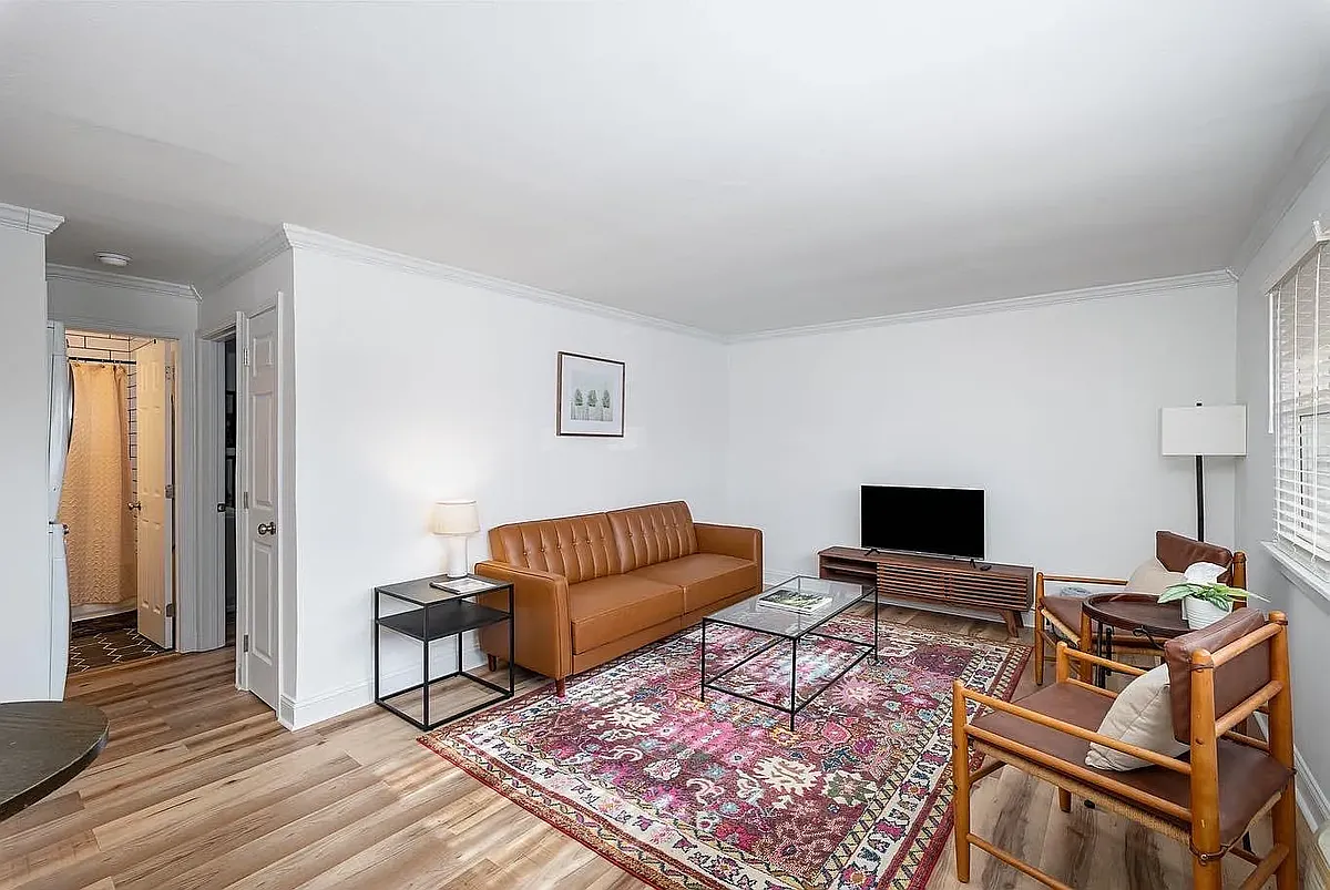 Building Photo - 705 Daniels St #D